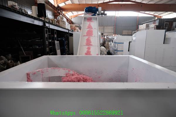 L&iacute;nea de producci&oacute;n de jab&oacute;n industrial de 500 kg/h en funcionamiento