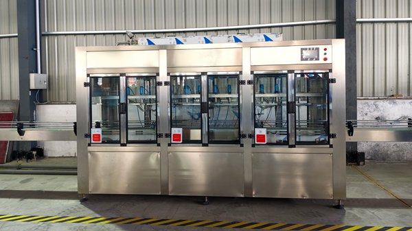 Industrial linear liquid filling equipment with PLC touch screen for high viscosity cleaning chemicals
