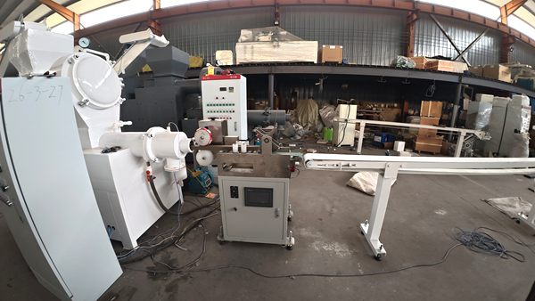 Full automatic small soap production line, vacuum plodder + soap stamping machine with conveyor