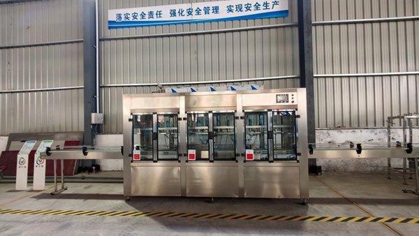 Stainless steel automatic linear liquid filling machine with safety glass cover, high speed bottling equipment for liquid soap production