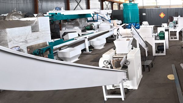 Bright Machinery compact soap mixing system for small bar soap manufacturing project