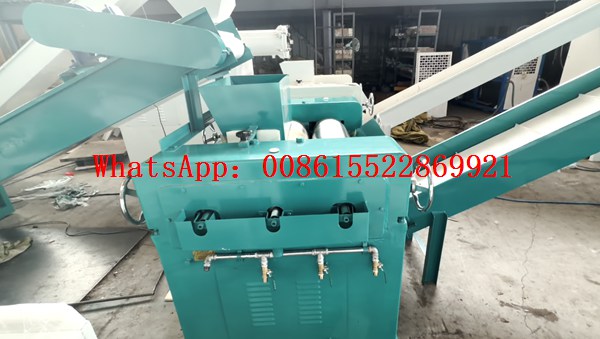 Three-roll soap mill and vacuum plodder for bar soap manufacturing