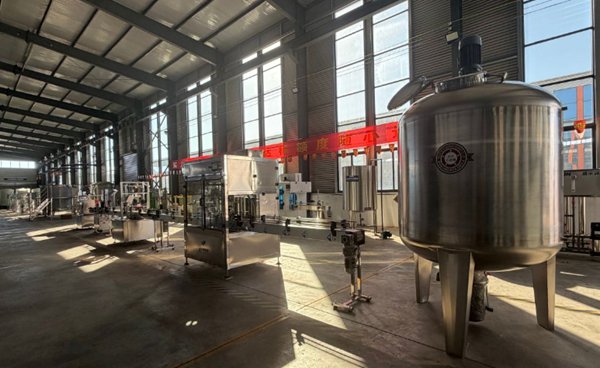 Complete automatic liquid soap production line with filling capping and labeling machines